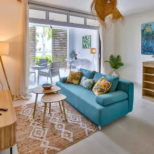 https://apt-tahiti-beach.frenchpolynesia-hotels.com